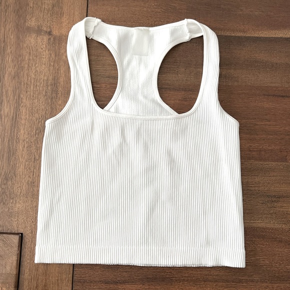 Cropped tank tops bundle! - Picture 5 of 9